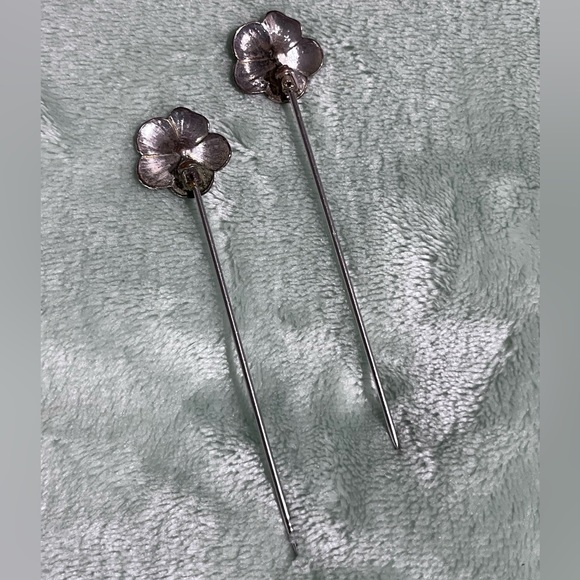 Pair of Vintage Forged Steel Flower Pins – Versatile for Hair, Hats or Clothing - Picture 7 of 17